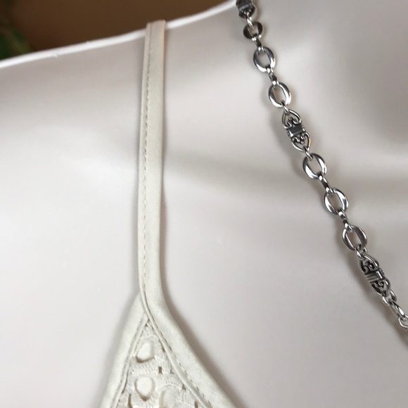 🌸EXPRESS V NECK CREAM LACE CROCHET TOP SIZE LARGE - Picture 9 of 16